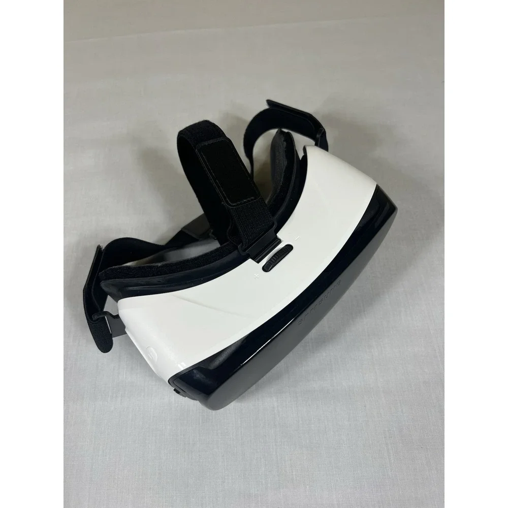 Samsung Gear VR Headset SM-R323 Powered by Oculus Black Clean